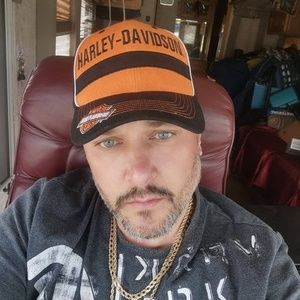 Meet your Posher, Dominique